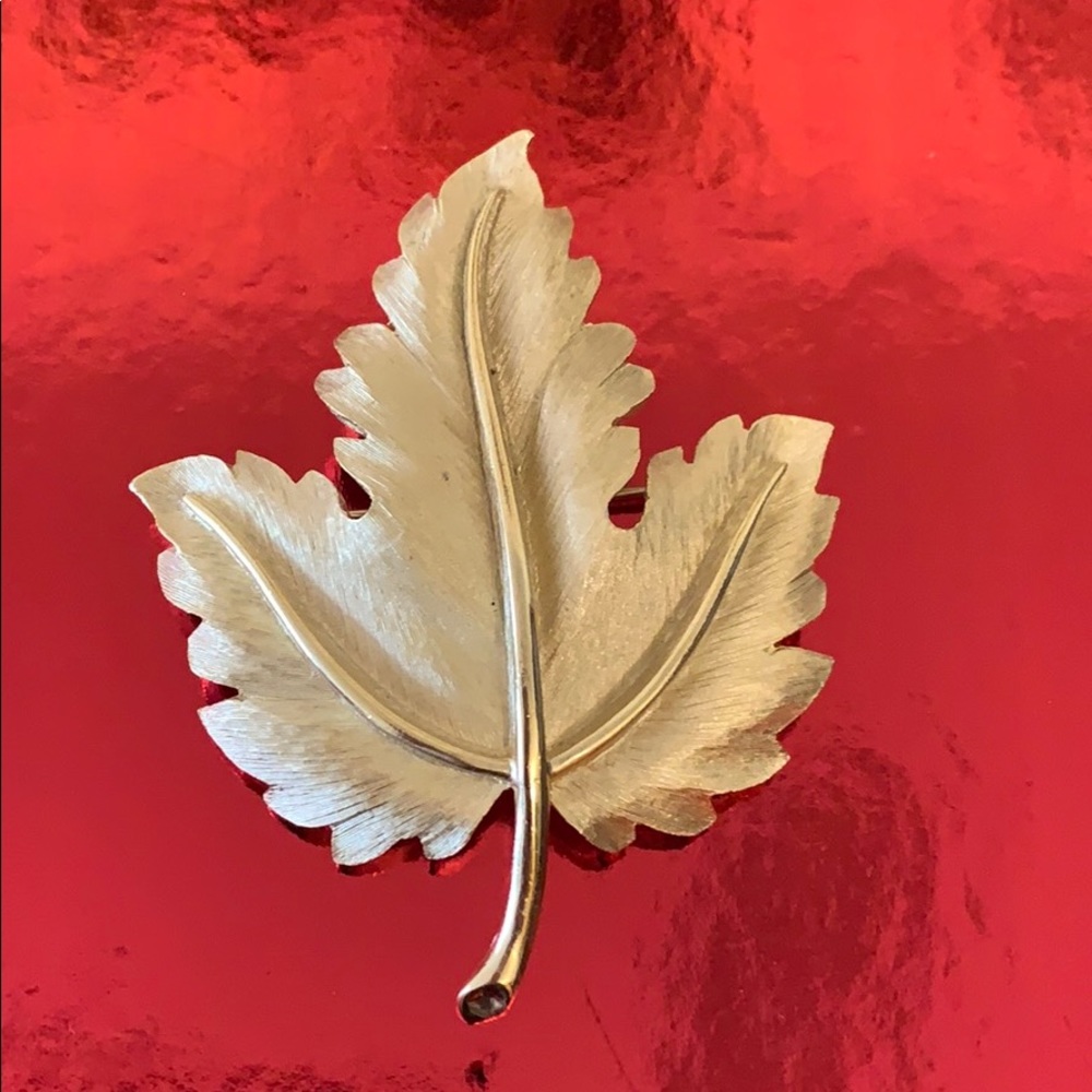 #TRIFARI Vintage Brooch